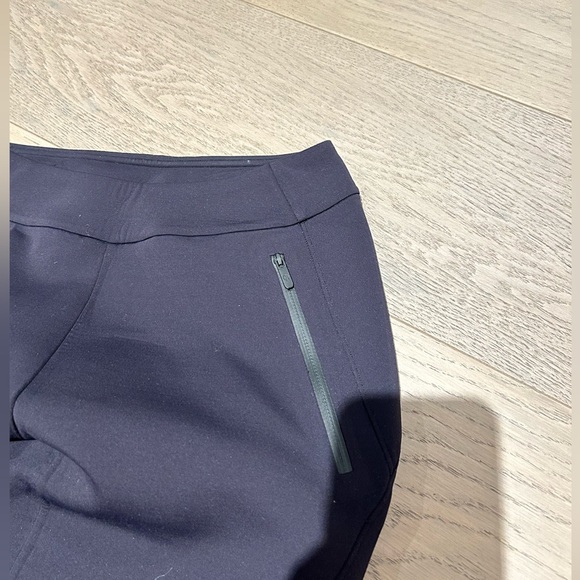 Lululemon Jogger - Picture 4 of 4